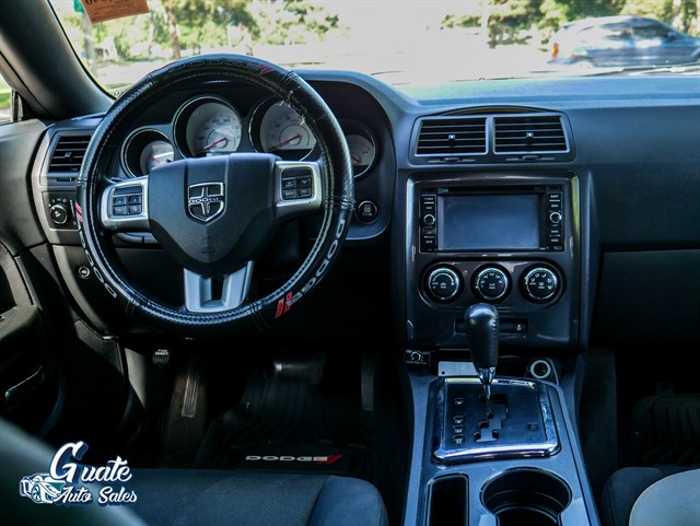 Dodge Challenger photo 6