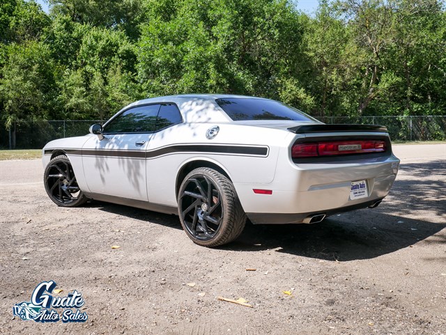 Dodge Challenger photo 10