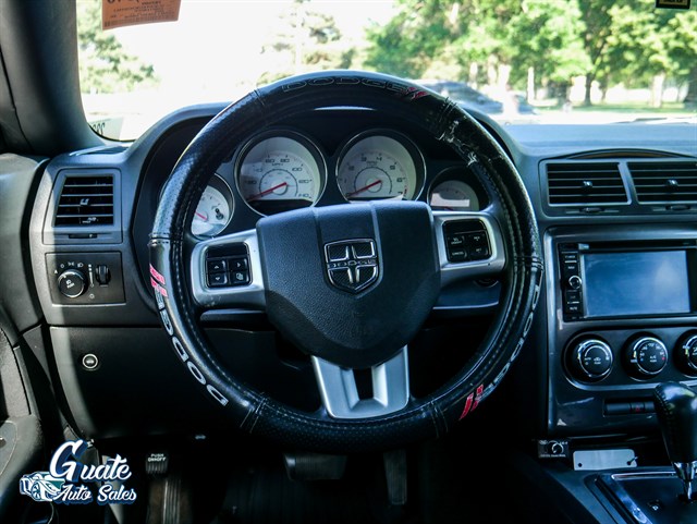 Dodge Challenger photo 4