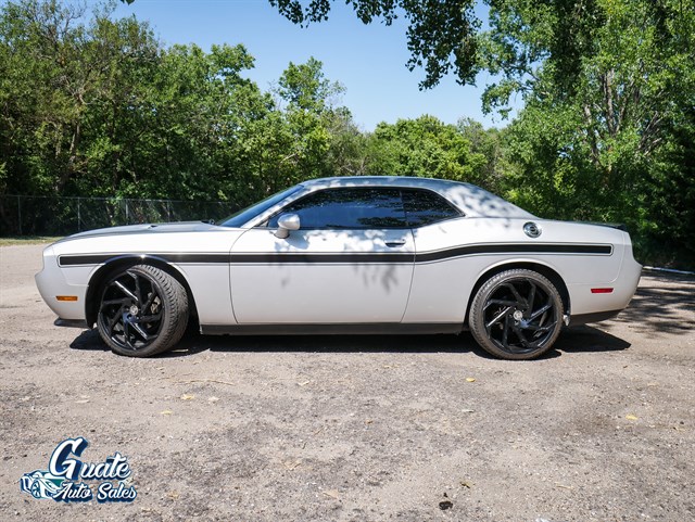Dodge Challenger photo 11
