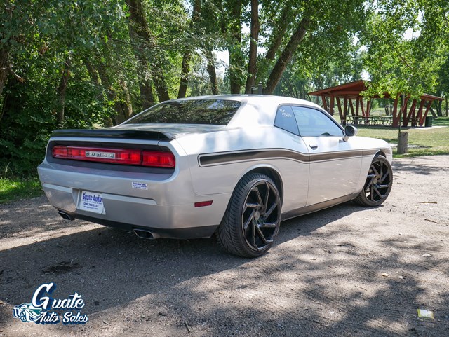 Dodge Challenger photo 13
