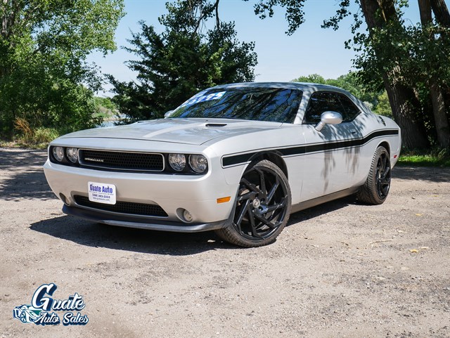 Dodge Challenger photo 3