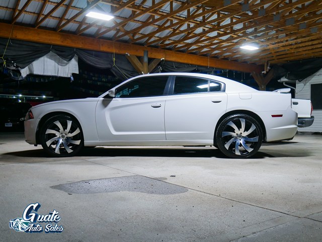Dodge Charger photo 8