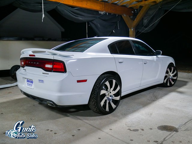 Dodge Charger photo 10