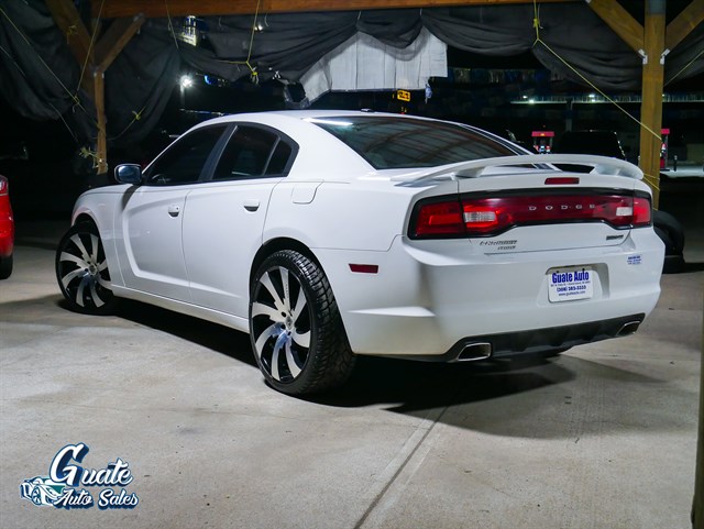 Dodge Charger photo 7