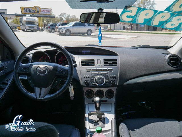 Mazda Mazda3 photo 2