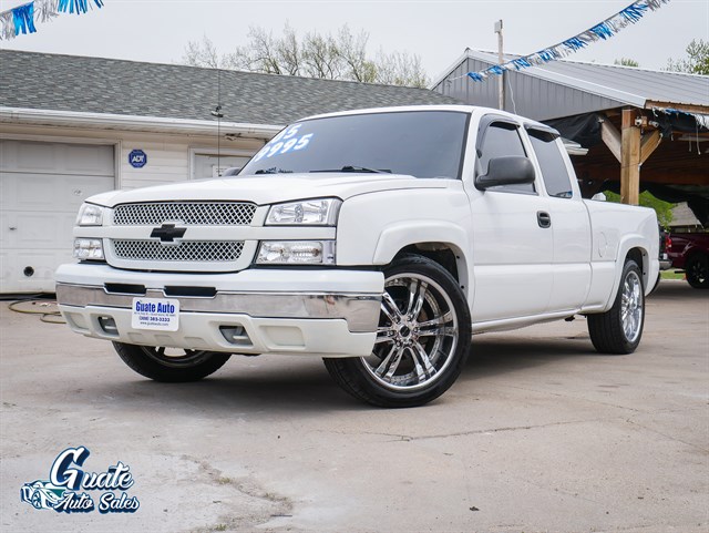 Chevrolet Silverado photo 3