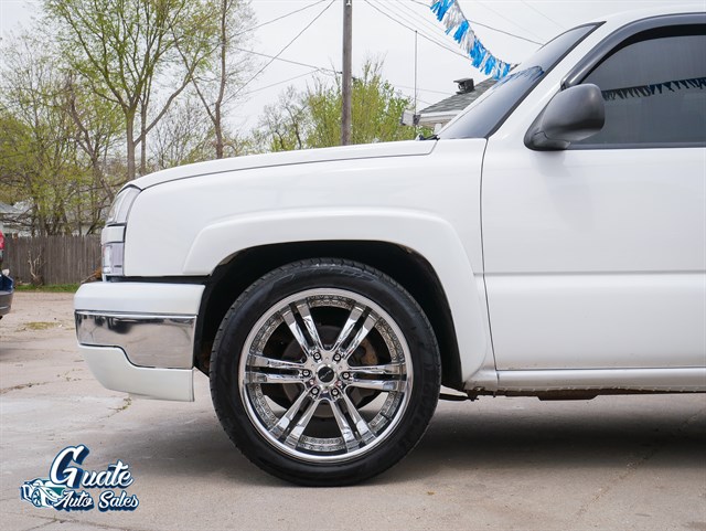 Chevrolet Silverado photo 9