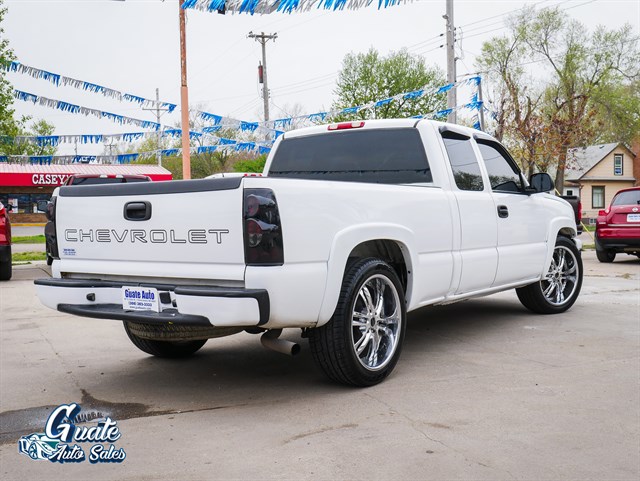 Chevrolet Silverado photo 13