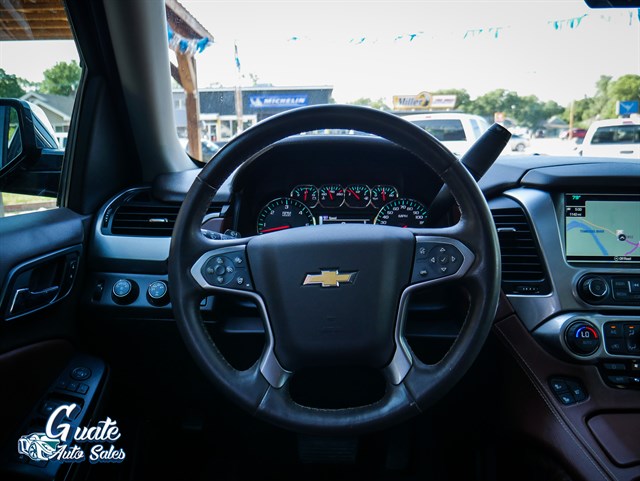 Chevrolet Suburban photo 6