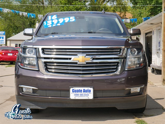 Chevrolet Suburban photo 2