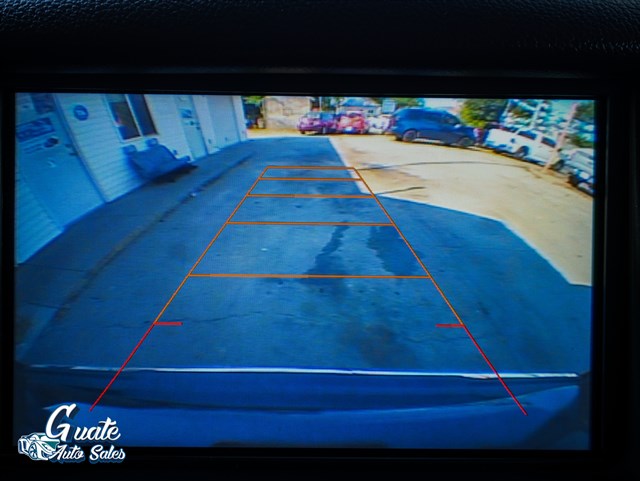 Chevrolet Suburban photo 13