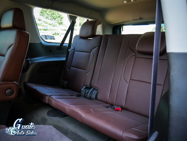 Chevrolet Suburban photo 19