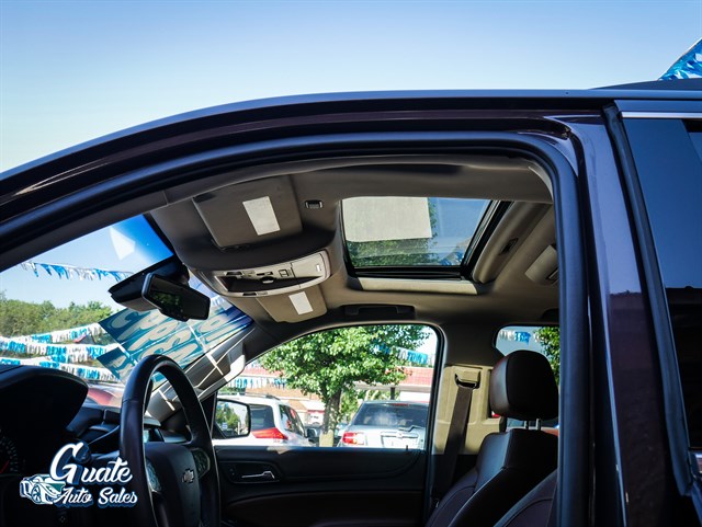 Chevrolet Suburban photo 16