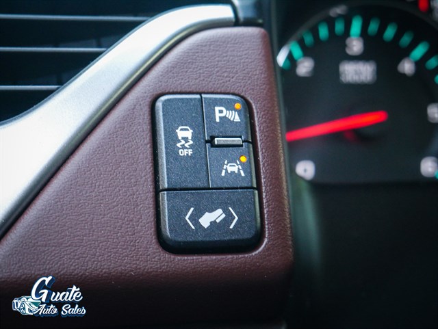 Chevrolet Suburban photo 8