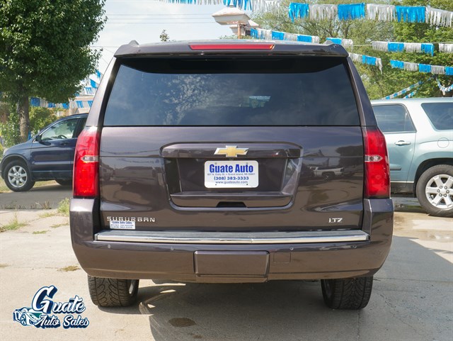 Chevrolet Suburban photo 25