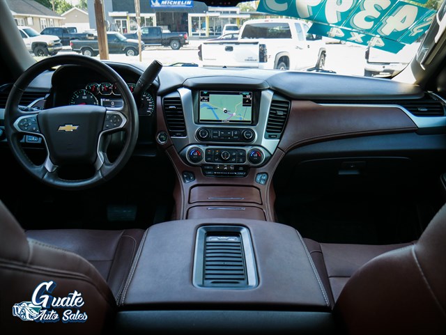 Chevrolet Suburban photo 4