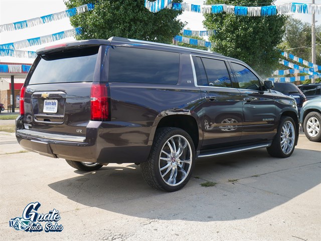 Chevrolet Suburban photo 29