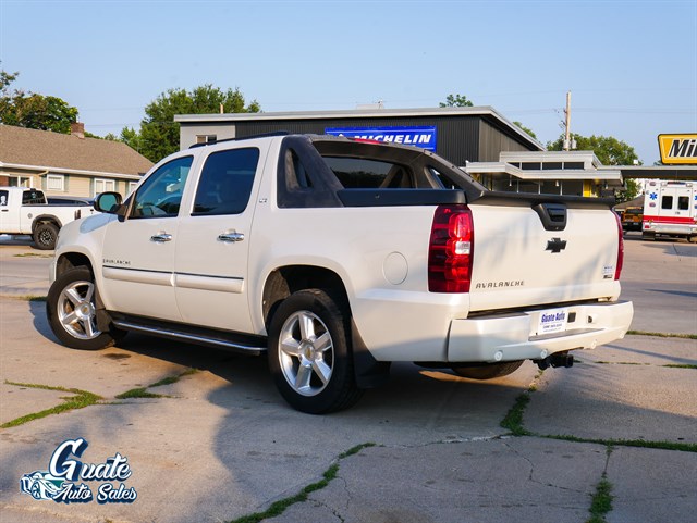 Chevrolet Avalanche photo 14