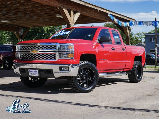 Chevrolet Silverado photo 3