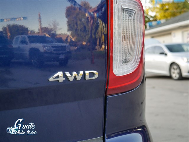 Ford Explorer photo 17