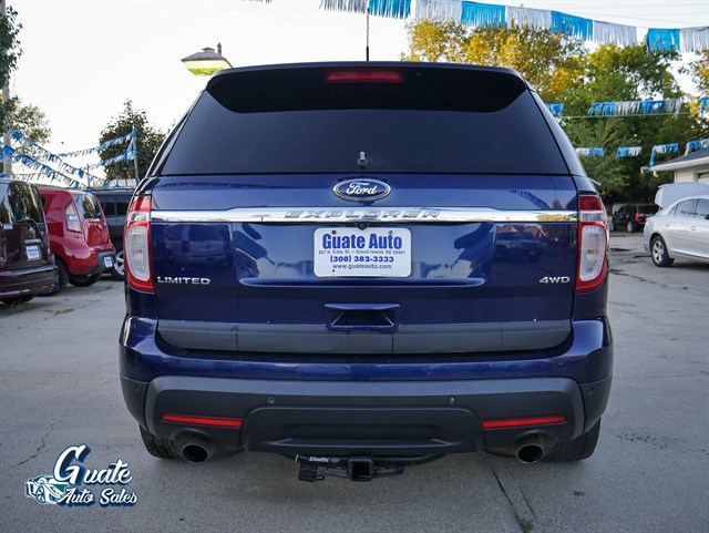 Ford Explorer photo 12