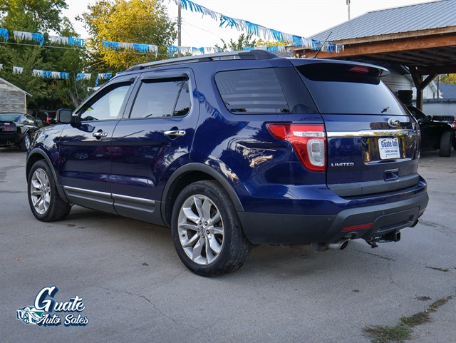 Ford Explorer photo 11