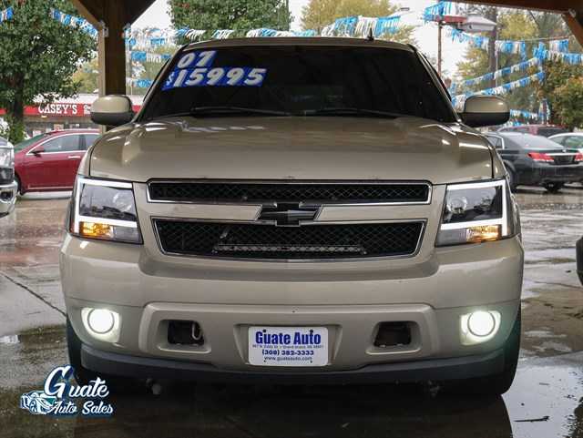Chevrolet Tahoe photo 2