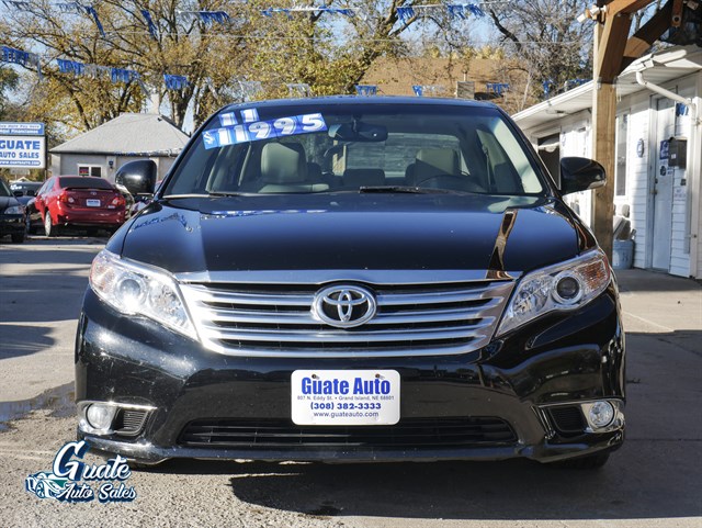 Toyota Avalon photo 2