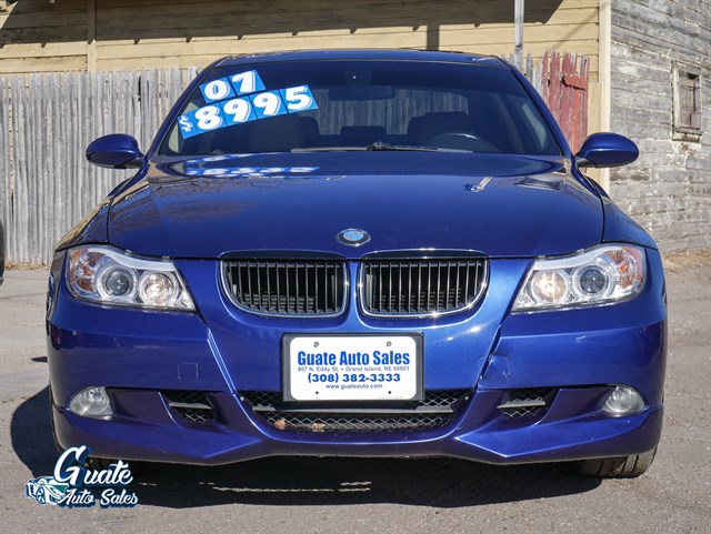 BMW 3 Series photo 2