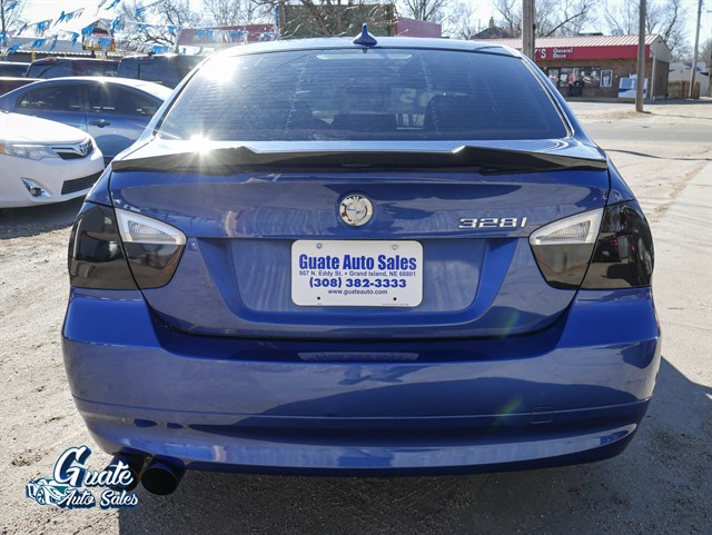BMW 3 Series photo 13