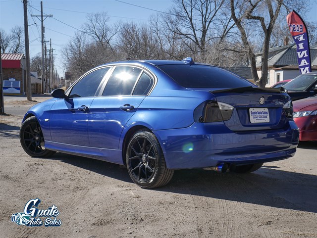 BMW 3 Series photo 11