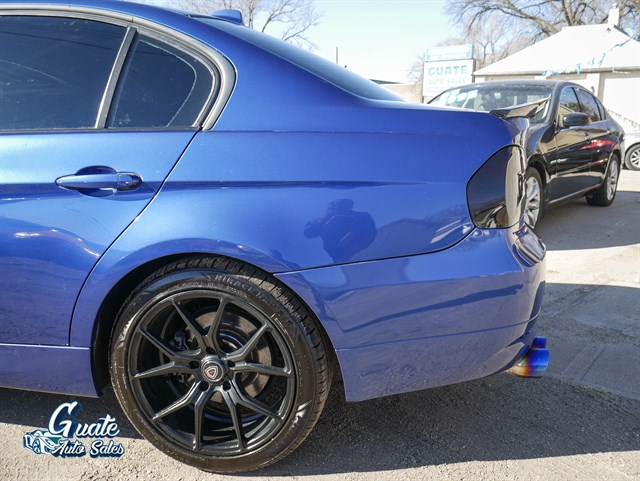 BMW 3 Series photo 12