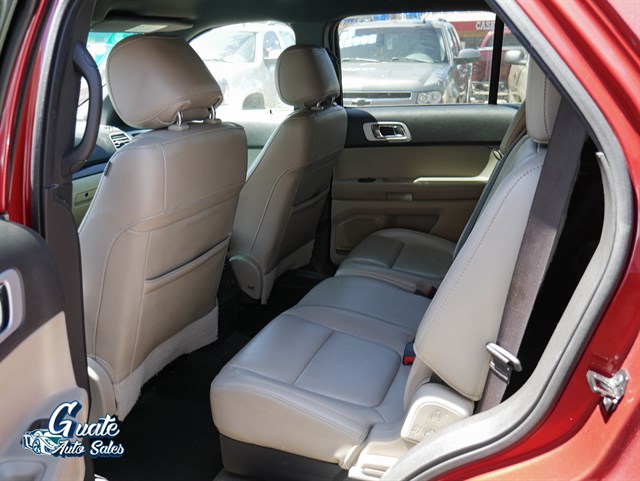 Ford Explorer photo 8