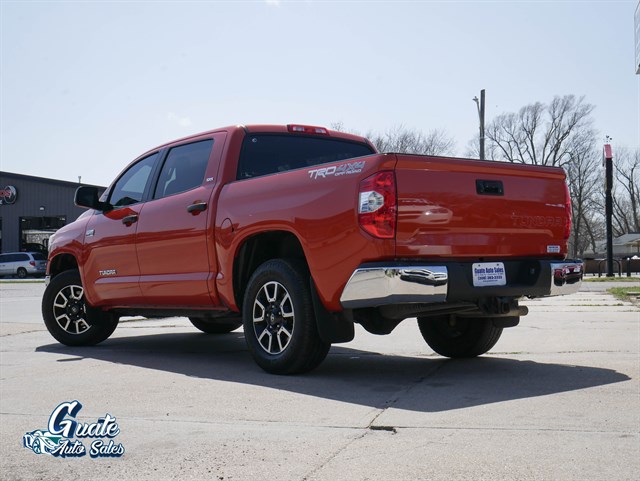 Toyota Tundra photo 2