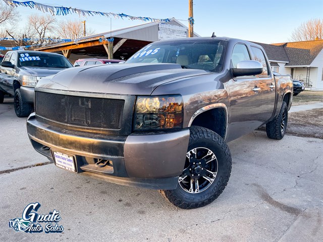 Chevrolet Silverado photo 3