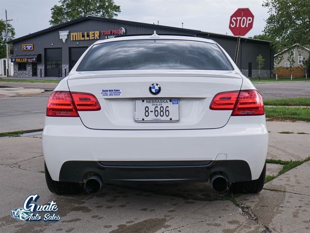 BMW 3 Series photo 11