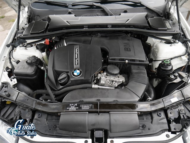 BMW 3 Series photo 14