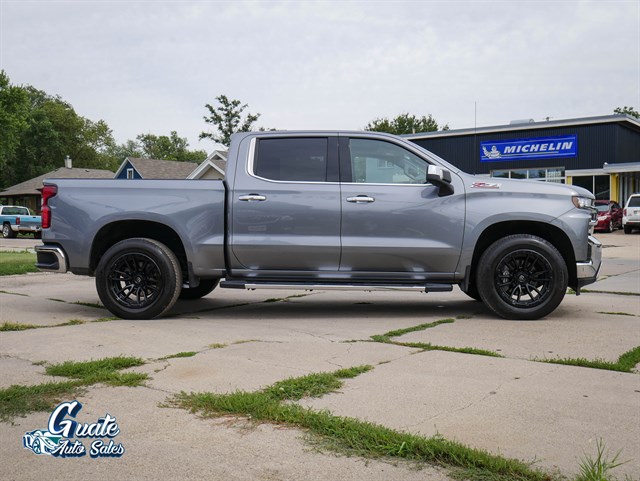 Chevrolet Silverado photo 22