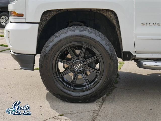 Chevrolet Silverado photo 10