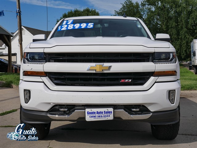 Chevrolet Silverado photo 2