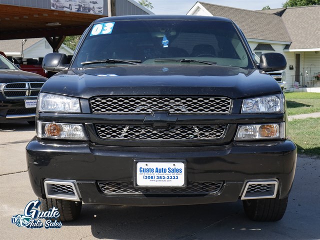 Chevrolet Silverado photo 2