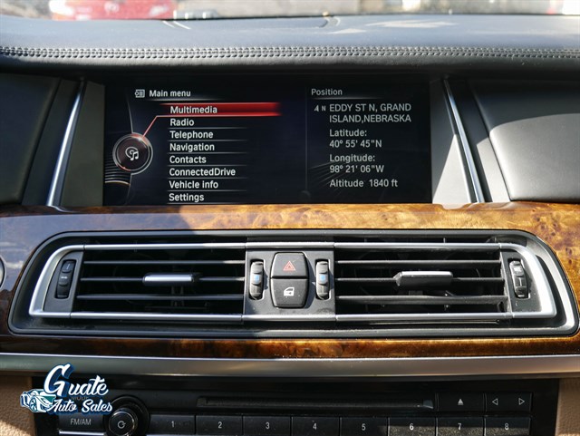 BMW 750Li photo 8