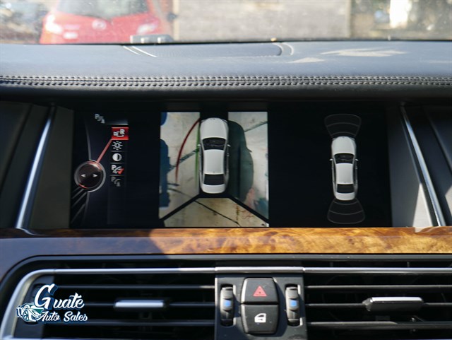 BMW 750Li photo 9