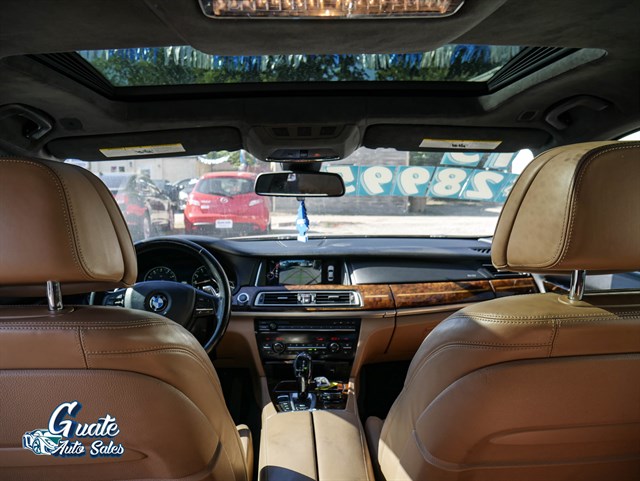 BMW 750Li photo 4