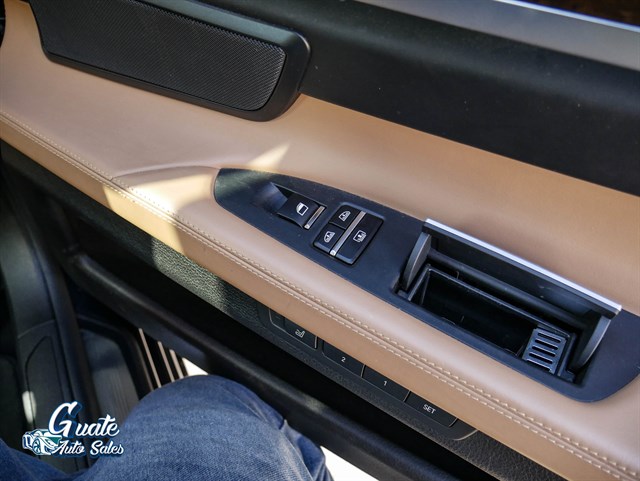 BMW 750Li photo 23