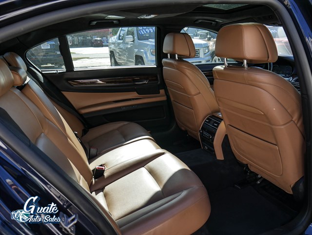 BMW 750Li photo 22