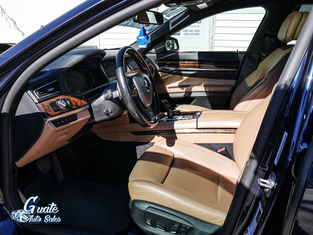 BMW 750Li photo 5