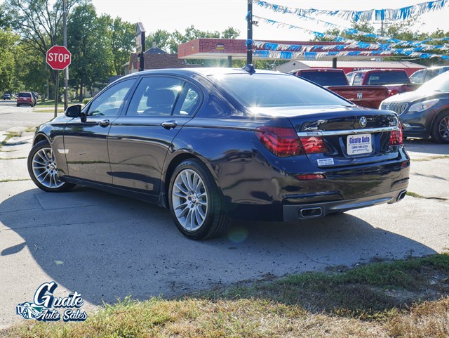 BMW 750Li photo 16