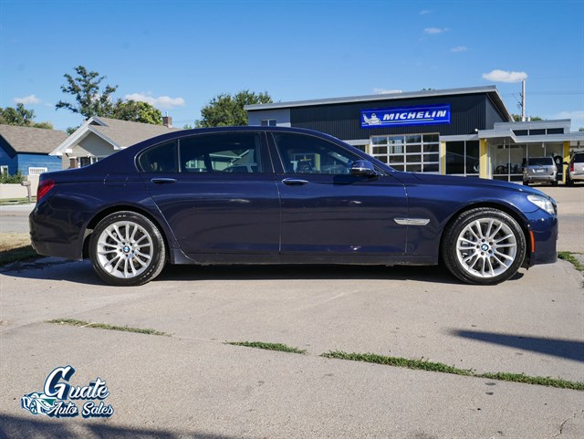 BMW 750Li photo 21